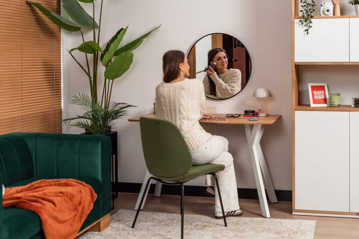 Toilettenartikel für ein Mädchen im Teenageralter für ein kleines Zimmer