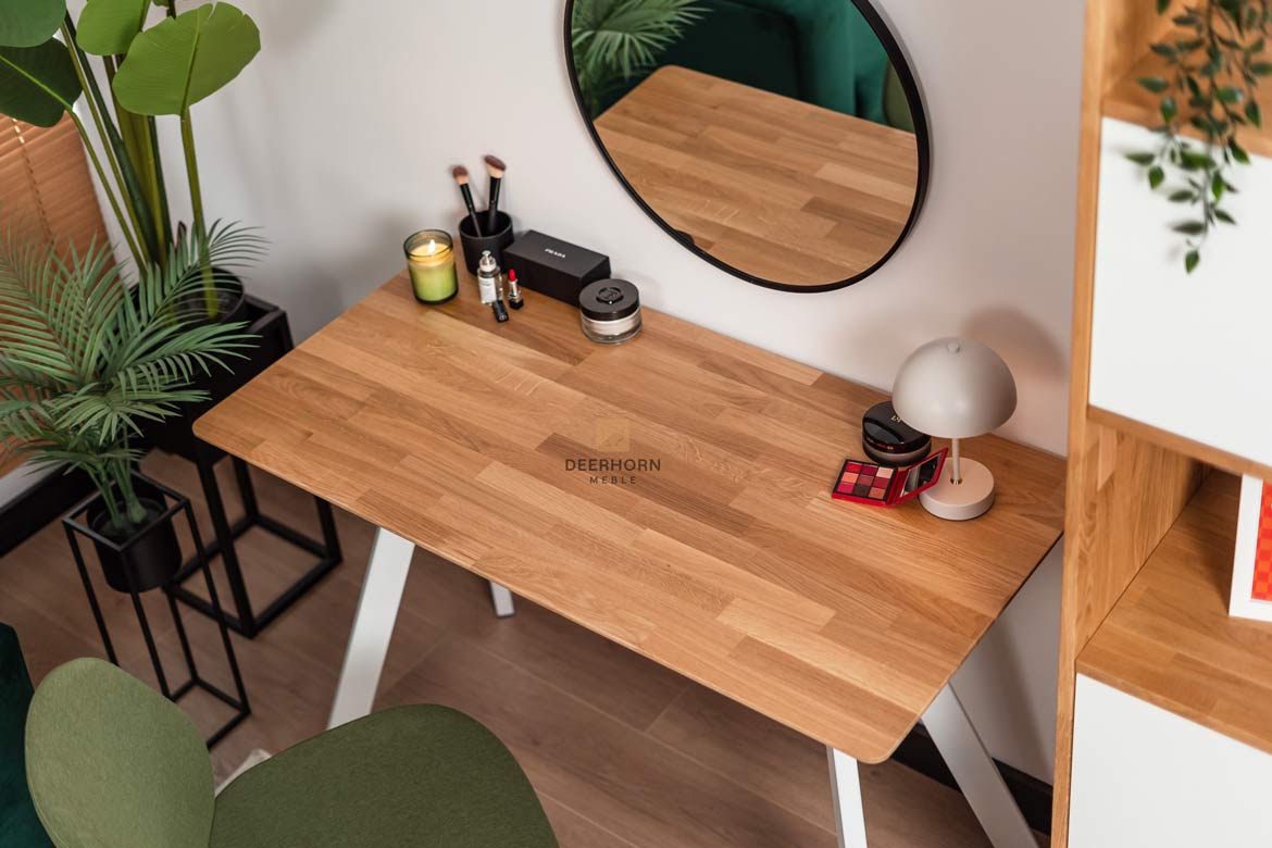 Toilettenartikel für ein Mädchen im Teenageralter für ein kleines Zimmer