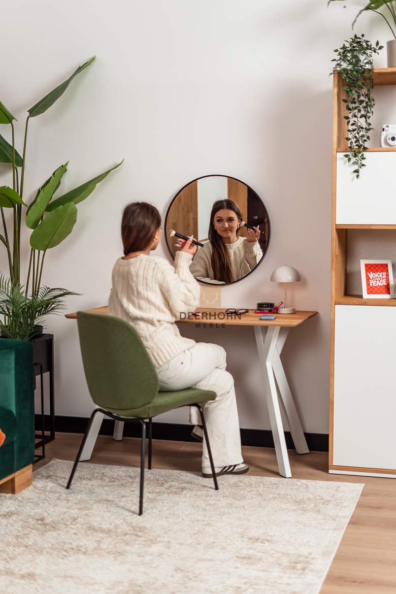 Toilettenartikel für ein Mädchen im Teenageralter für ein kleines Zimmer