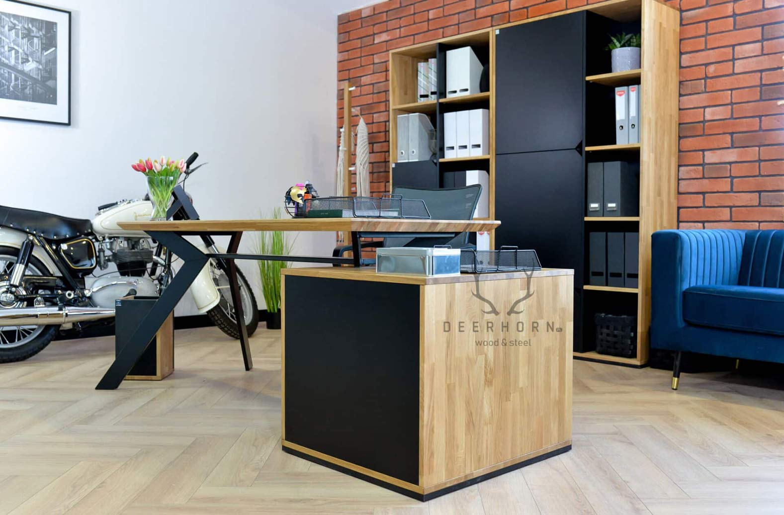 Büroschreibtisch mit Holzplatte Active mit Rollcontainer