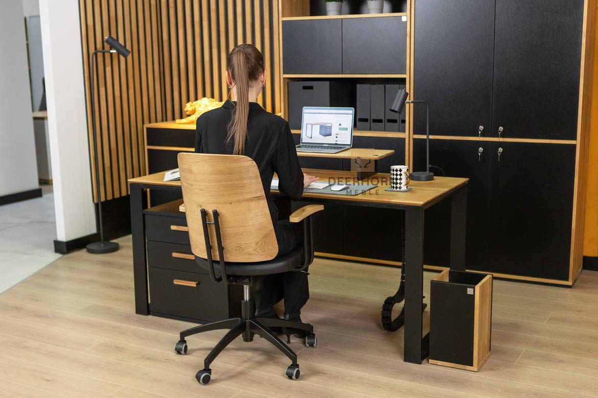 Schreibtisch für Büro und Heimarbeit mit hinterschnittener Holzplatte mit Schrank