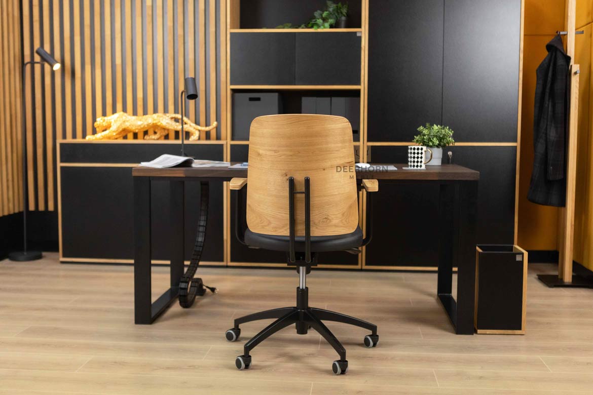 Ergonomischer Massivholz-Bürotisch, schwarz