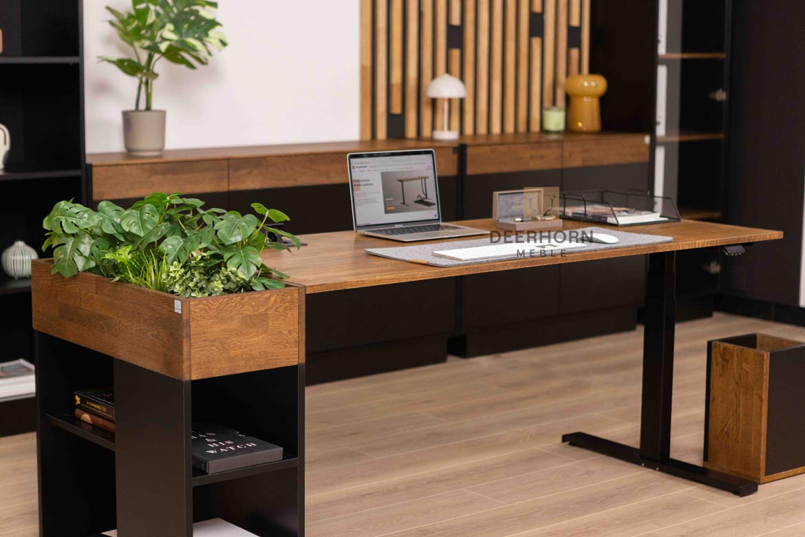 Automatisch höhenverstellbarer Schreibtisch mit Höhenspeicher SLIM