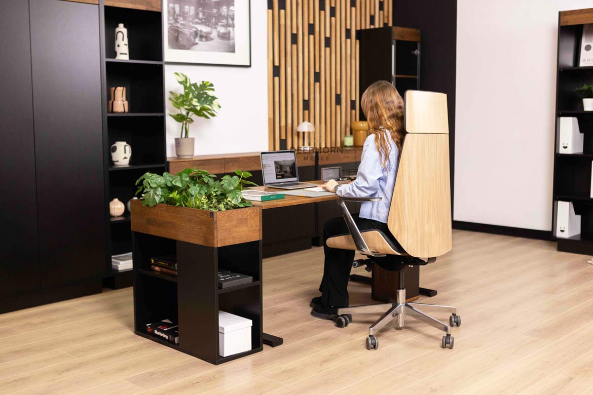Automatisch höhenverstellbarer Schreibtisch mit Höhenspeicher SLIM