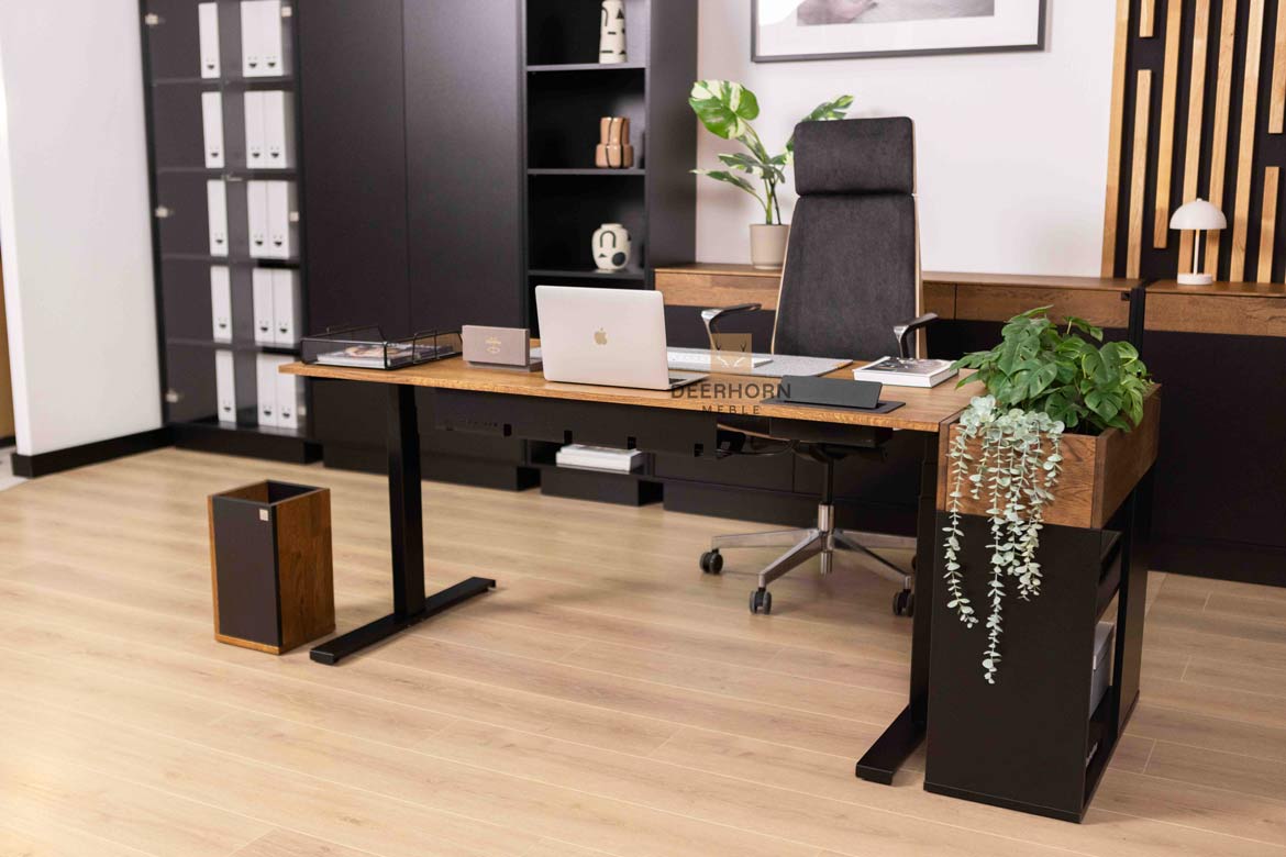 Automatisch höhenverstellbarer Schreibtisch mit Höhenspeicher SLIM