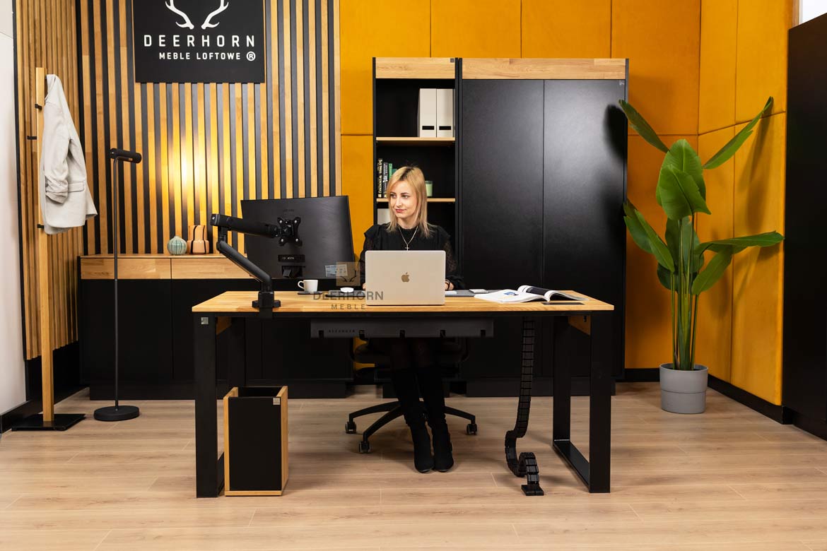 Büroschreibtisch aus Eiche minimalistisch schwarz