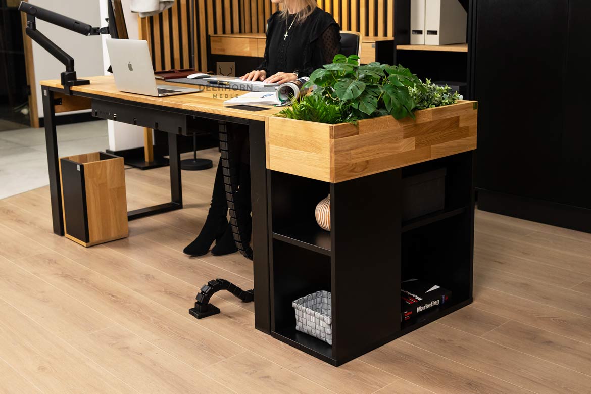 Büroschreibtisch aus Eiche minimalistisch schwarz