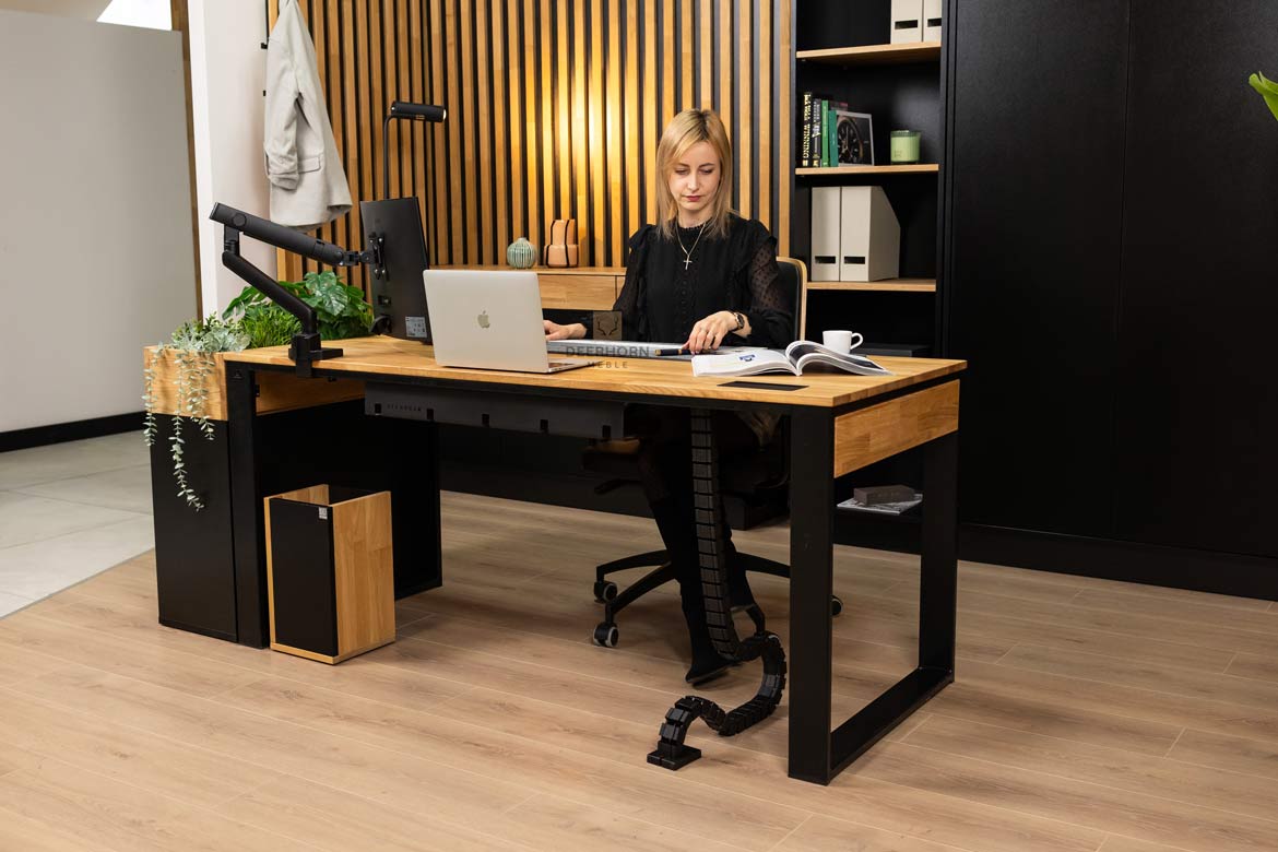Büroschreibtisch aus Eiche minimalistisch schwarz