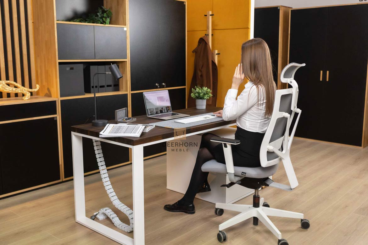 Weißer Hybrid-Arbeitstisch mit Schubladen und eichenbrauner Platte
