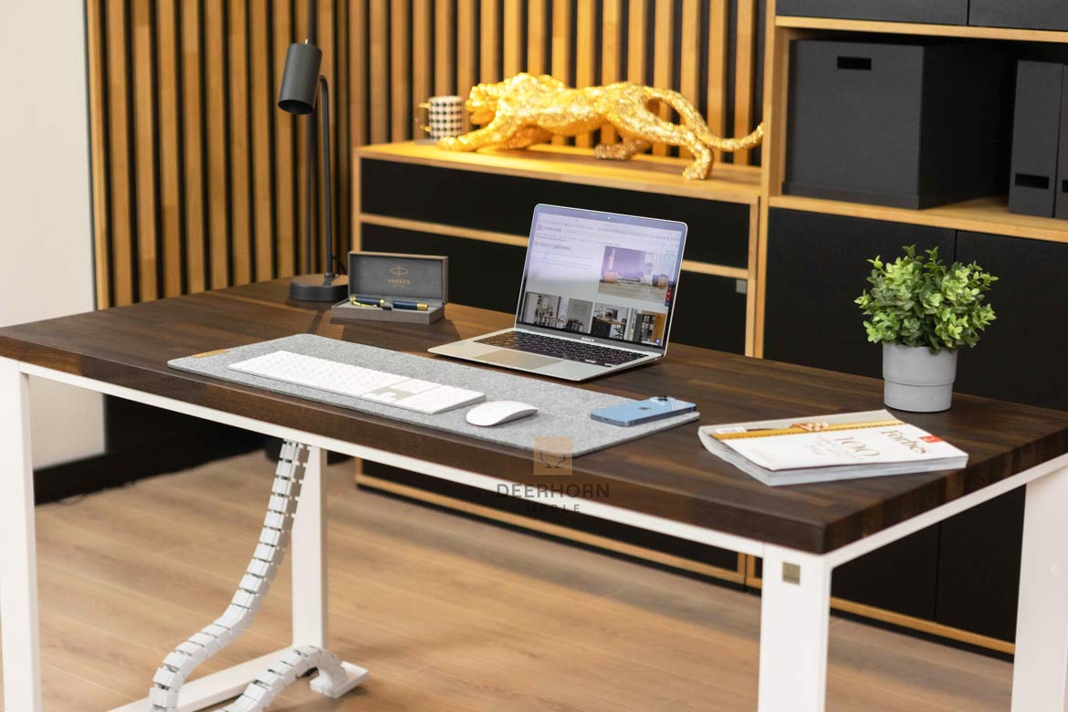 Schreibtisch für Büro weiß mit brauner Holzplatte