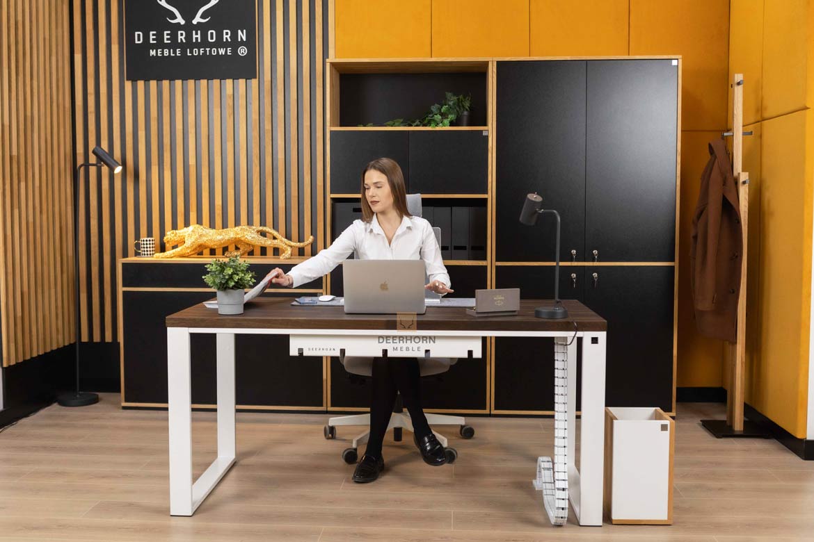 Schreibtisch für Büro weiß mit brauner Holzplatte
