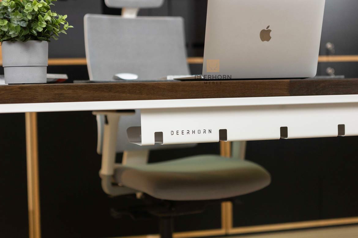 Schreibtisch für Büro weiß mit brauner Holzplatte