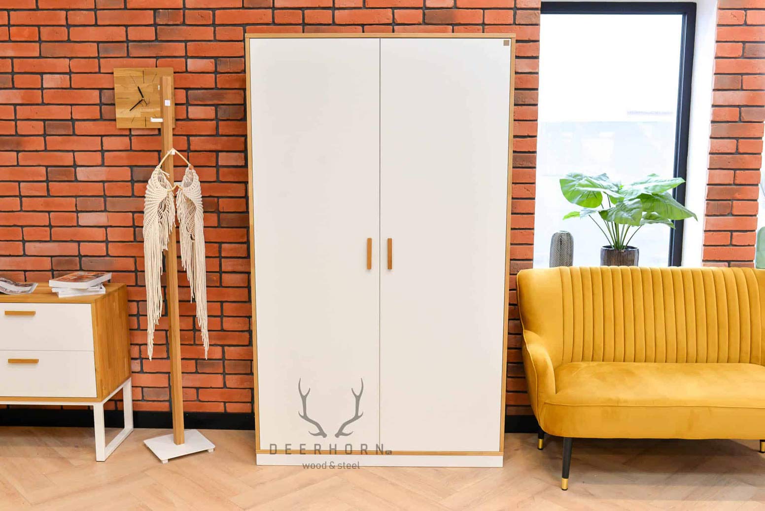 Weißer Büroschrank mit Einlegeböden für Akten, Dokumente 118 cm