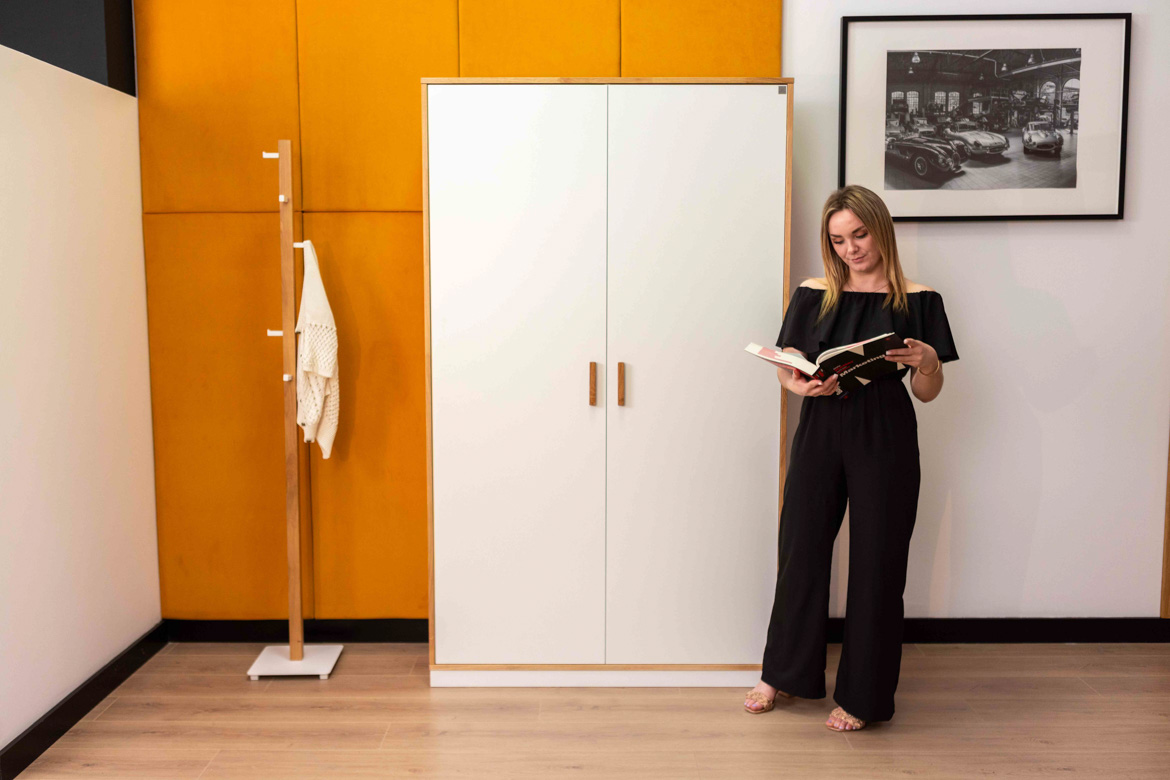 Weißer Büroschrank mit Einlegeböden für Akten, Dokumente 118 cm