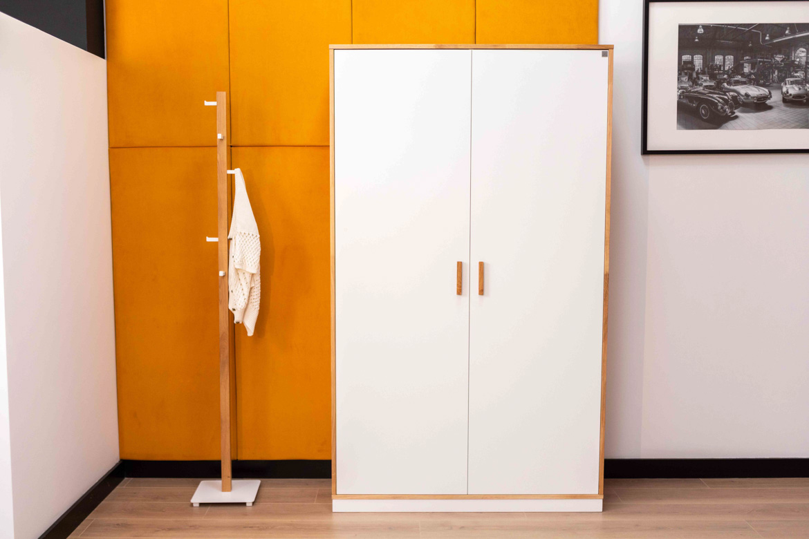 Weißer Büroschrank mit Einlegeböden für Akten, Dokumente 118 cm
