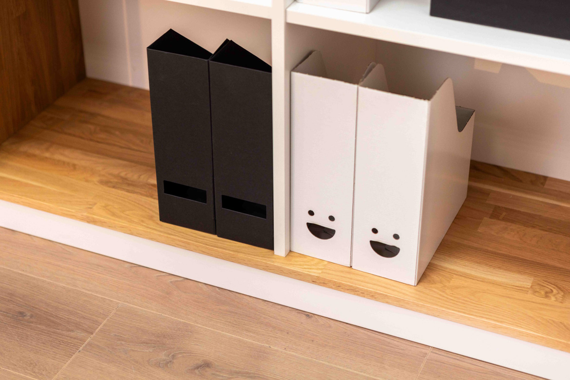 Weißer Büroschrank mit Einlegeböden für Akten, Dokumente 118 cm