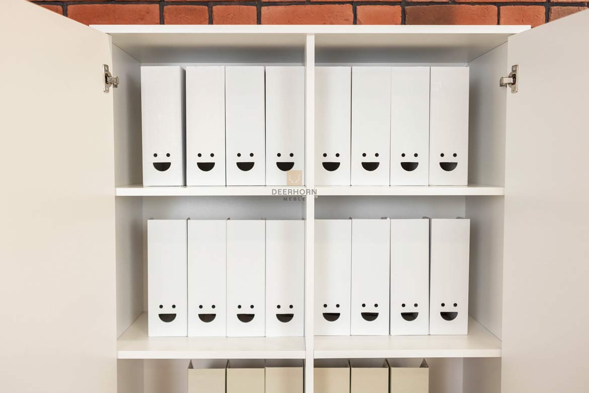 Weißer viertüriger abschließbarer Büroschrank Modern Workplace