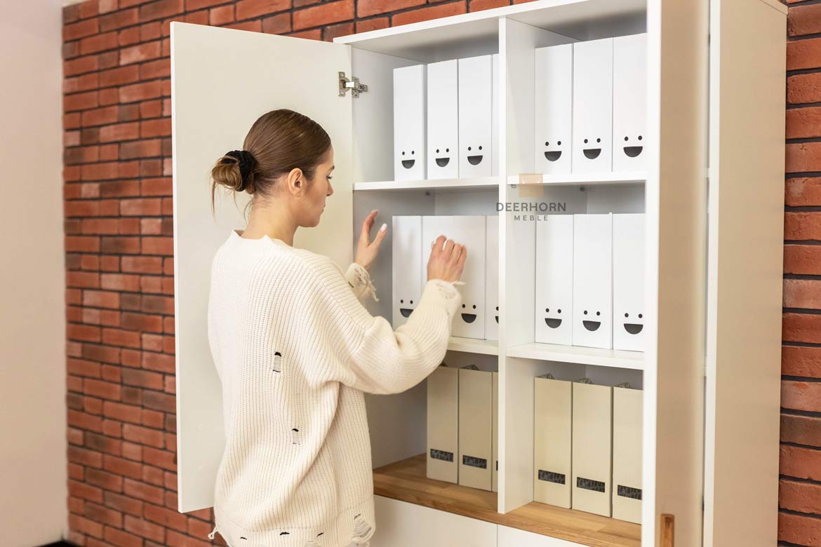 Weißer viertüriger abschließbarer Büroschrank Modern Workplace