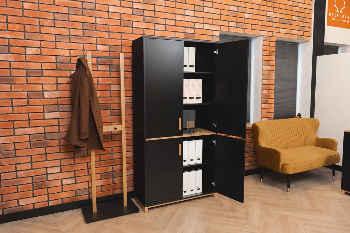 Schwarzer Büro-Aktenschrank mit vier Türen