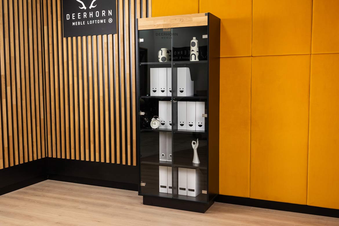 Schwarze Eichenvitrine für das Wohnzimmer
