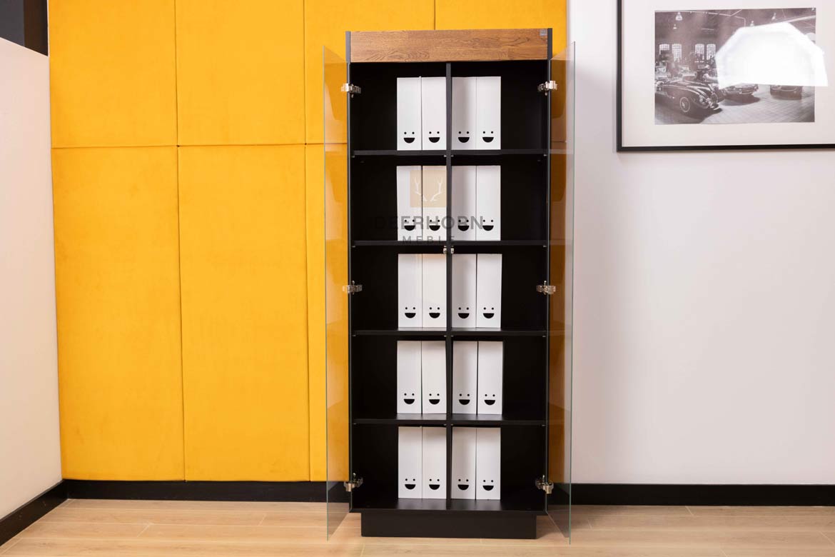 Glasvitrine, zwei Türen mit Einlegeböden für das Home Office