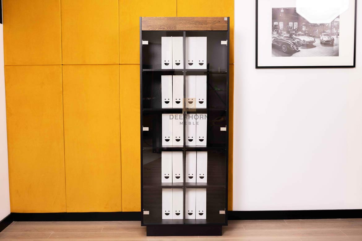 Glasvitrine, zwei Türen mit Einlegeböden für das Home Office