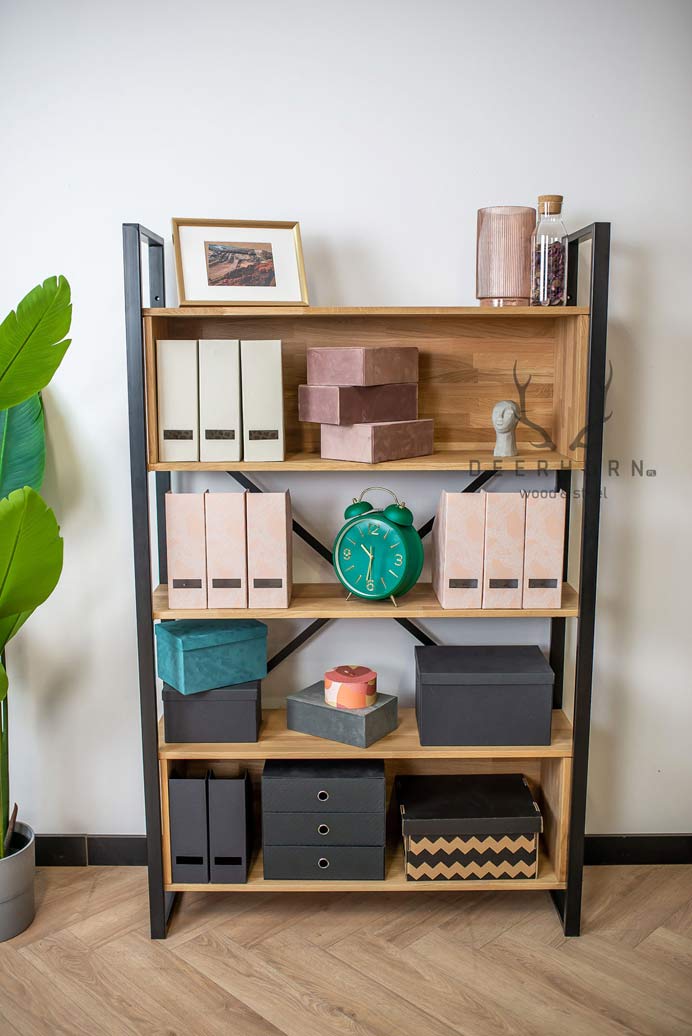 Bücherregal aus Metall und Holz im Loft-Stil Loft-Büro plus