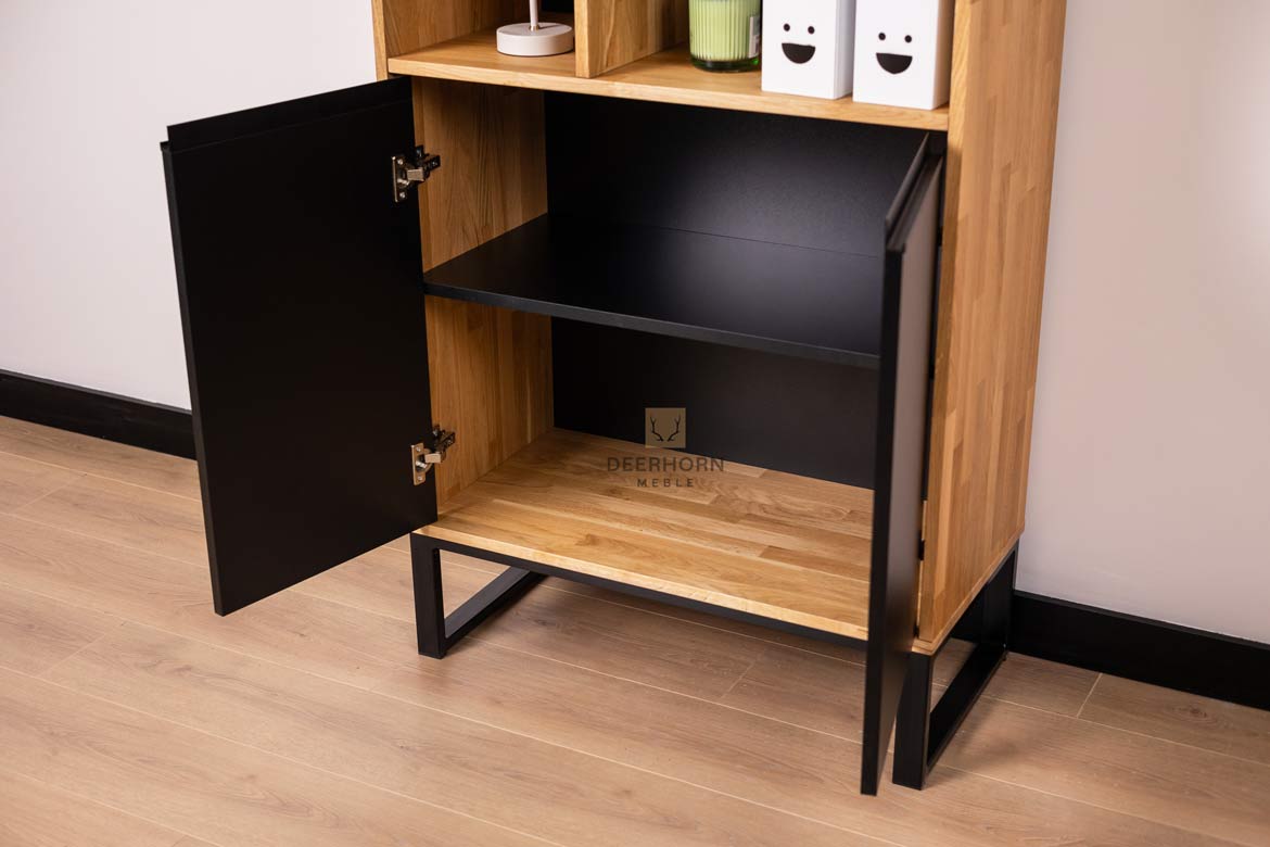 Büroregal mit Regalen für Dokumente und Aktenordner