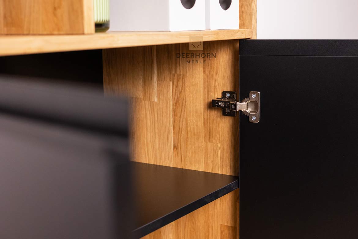 Büroregal mit Regalen für Dokumente und Aktenordner