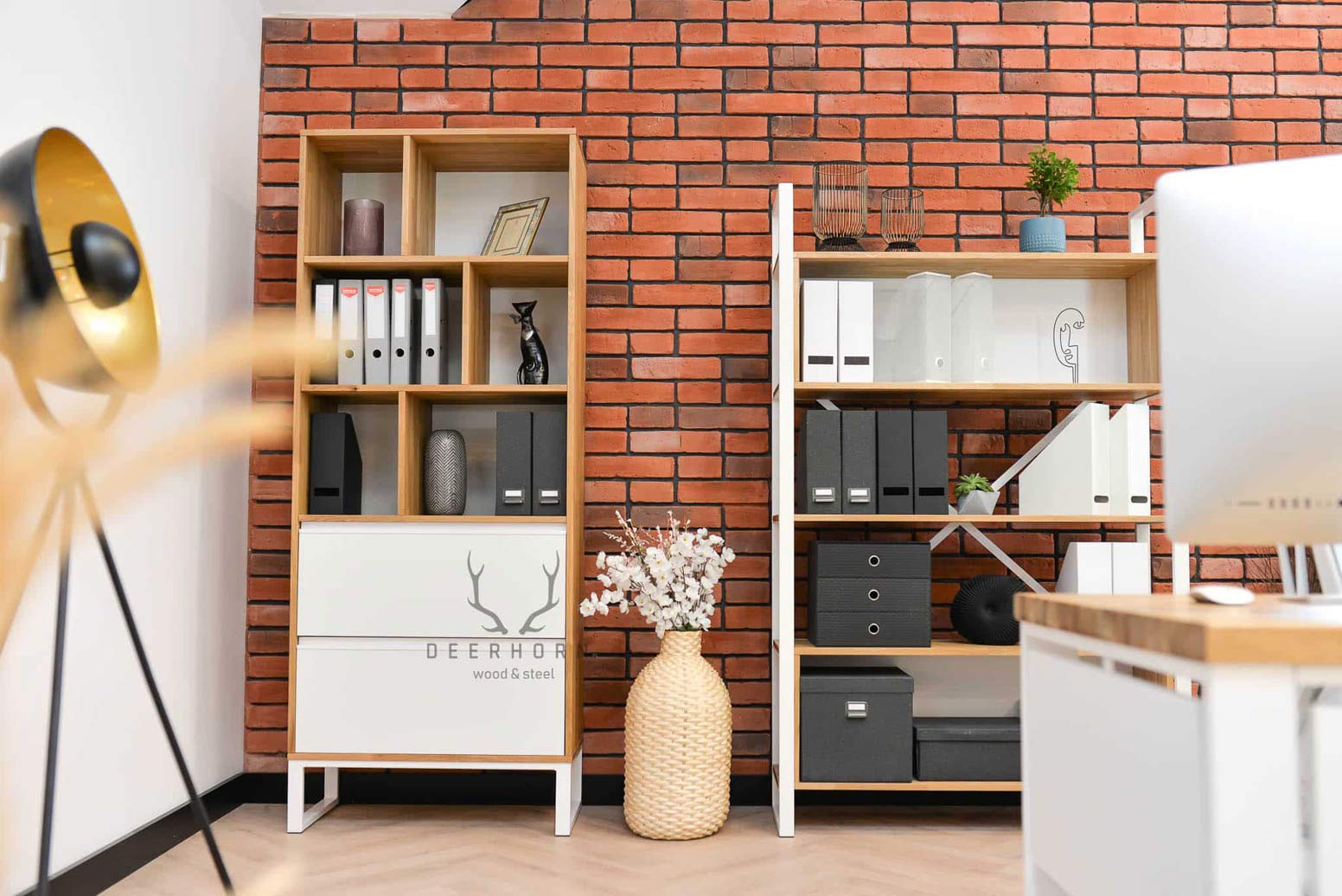 Weißes Bücherregal für Aktenordner oder Bücher loft office plus