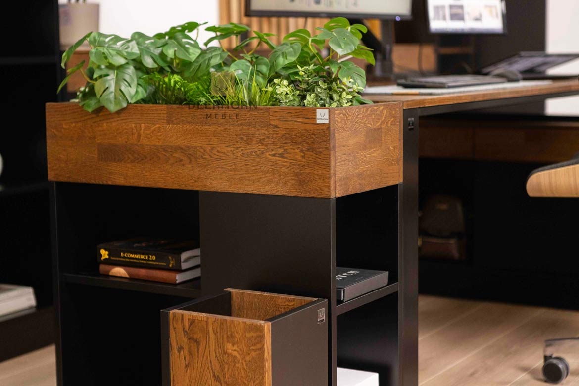 Moderner Loft-Schreibtisch mit Regalen