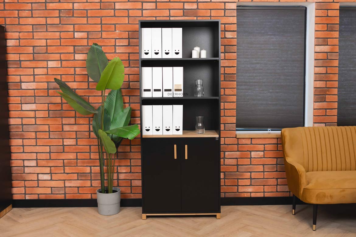 Schwarzes Büro-Bücherregal mit Fachböden für Akten