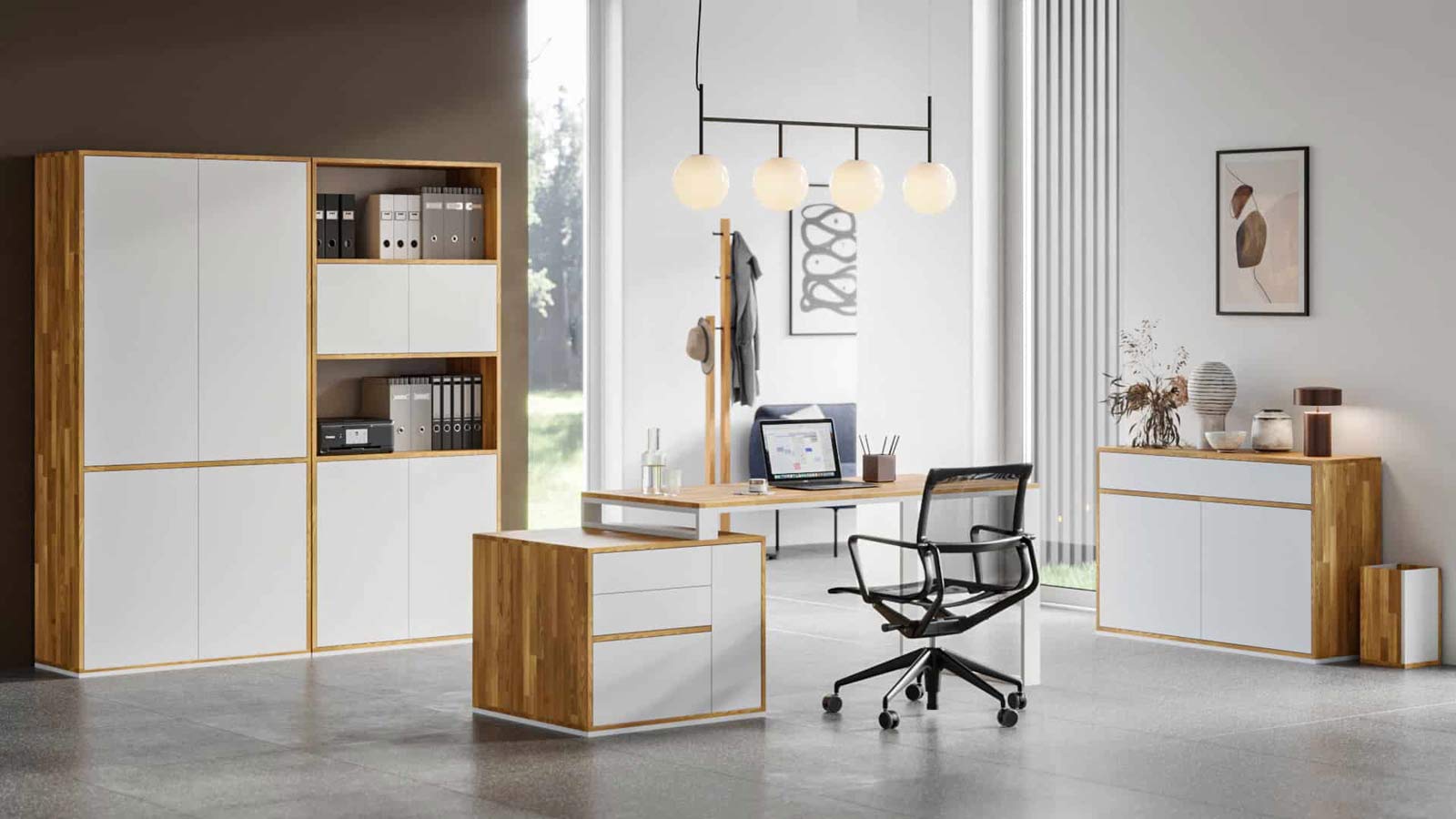 Weißes Loft-Büro schlankes Bücherregal