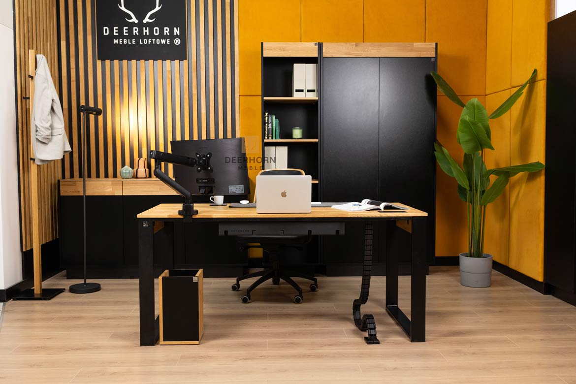Schwarzer Hochregistraturschrank