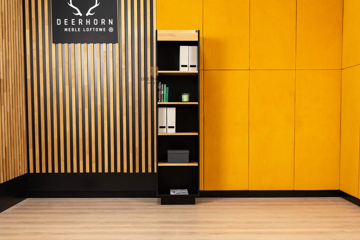 Schwarzer Hochregistraturschrank