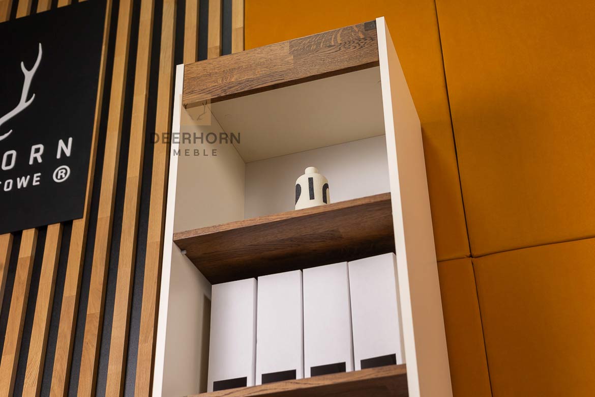 Modernes Bücherregal für das Büro und Home Office