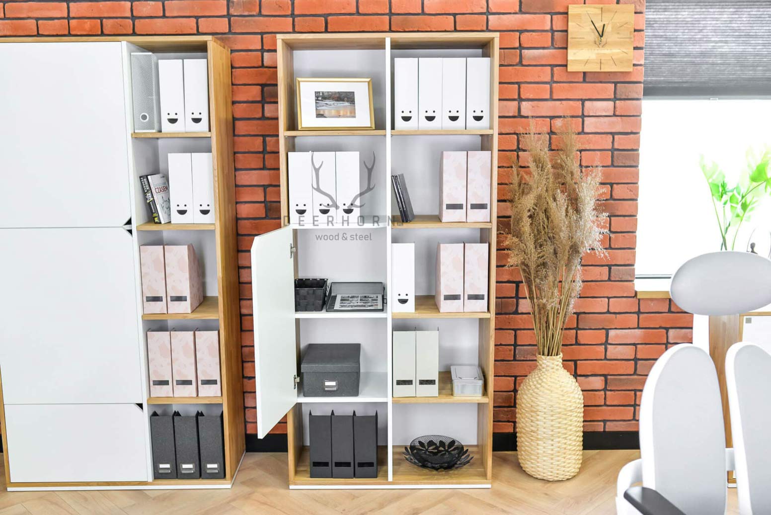 Weißer Büro-Aktenschrank aus der Active-Kollektion