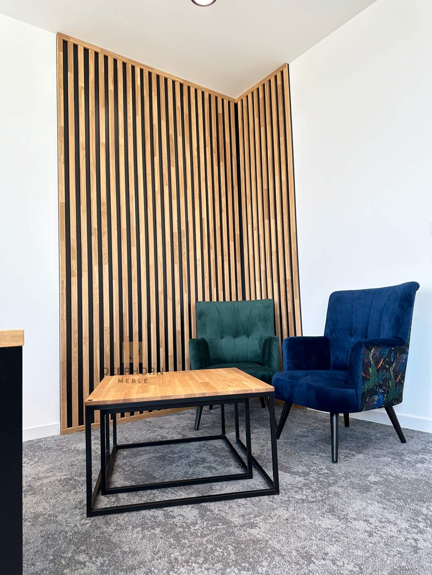Wandlatten aus Holz auf Platte 270x76 cm