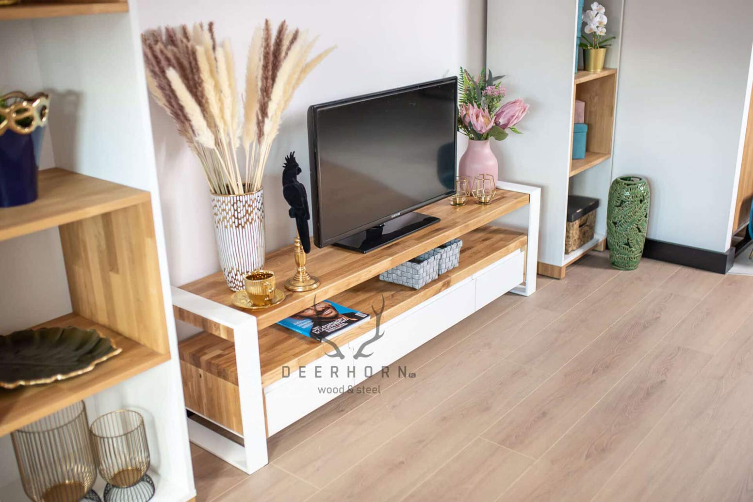 Weißes Holz und Metall Loft Industrie RTV Schrank Premium