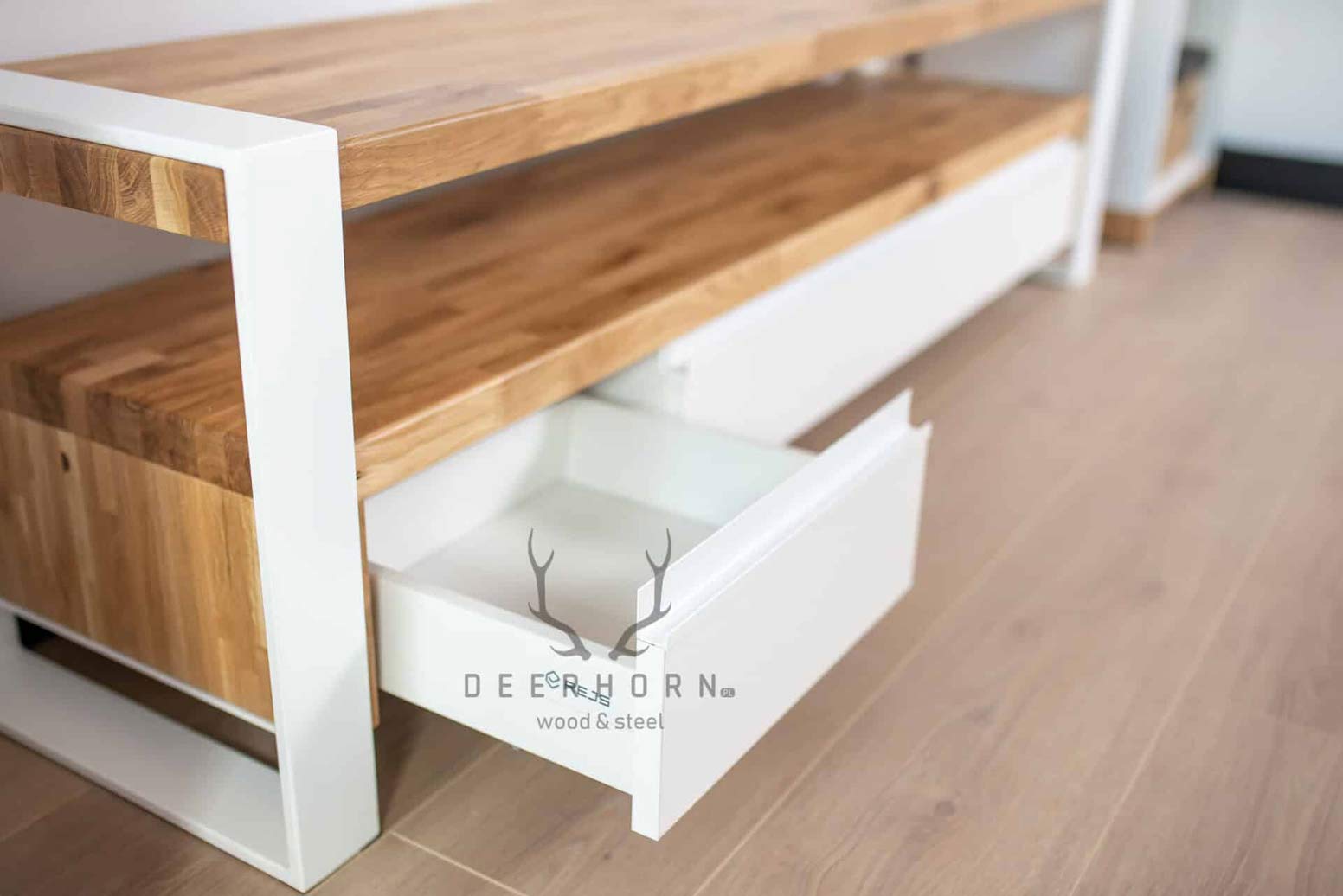 Weißes Holz und Metall Loft Industrie RTV Schrank Premium