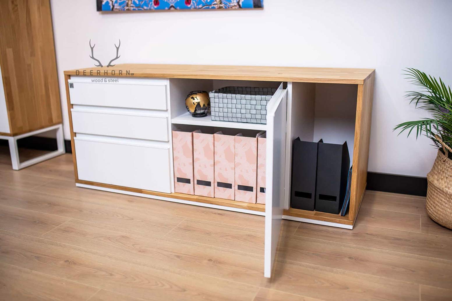 Weißer Sockel mit Schubladen, Schreibtischschrank Loft Office Plus - links