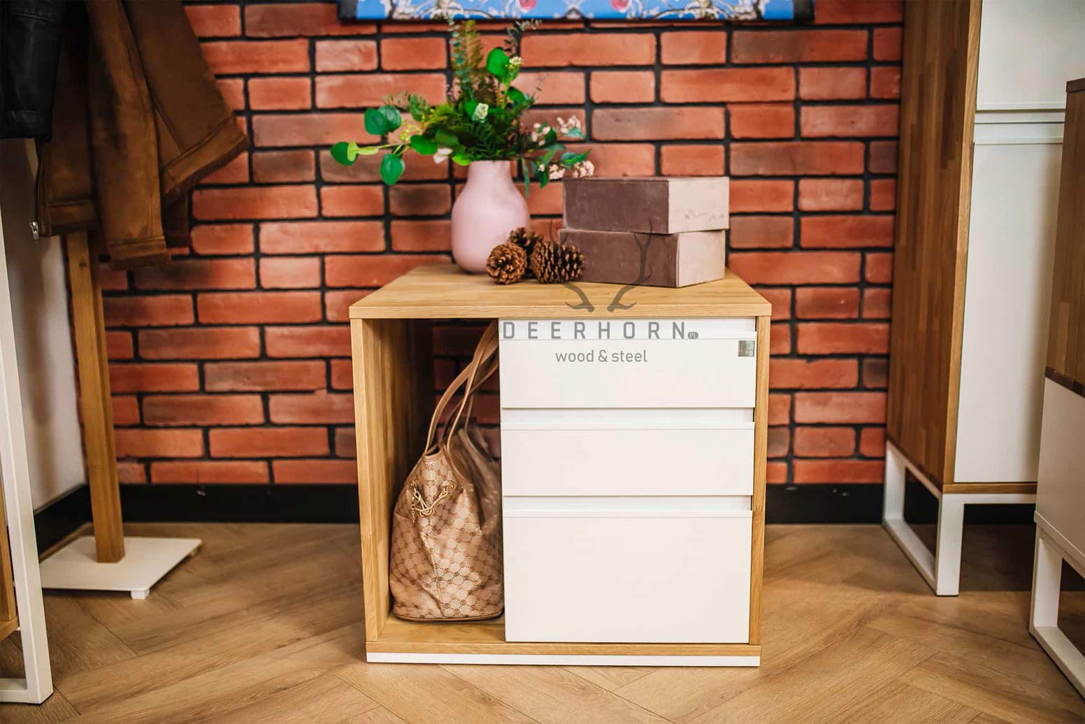 Weißer Rollcontainer mit Schubladen "loft office plus"