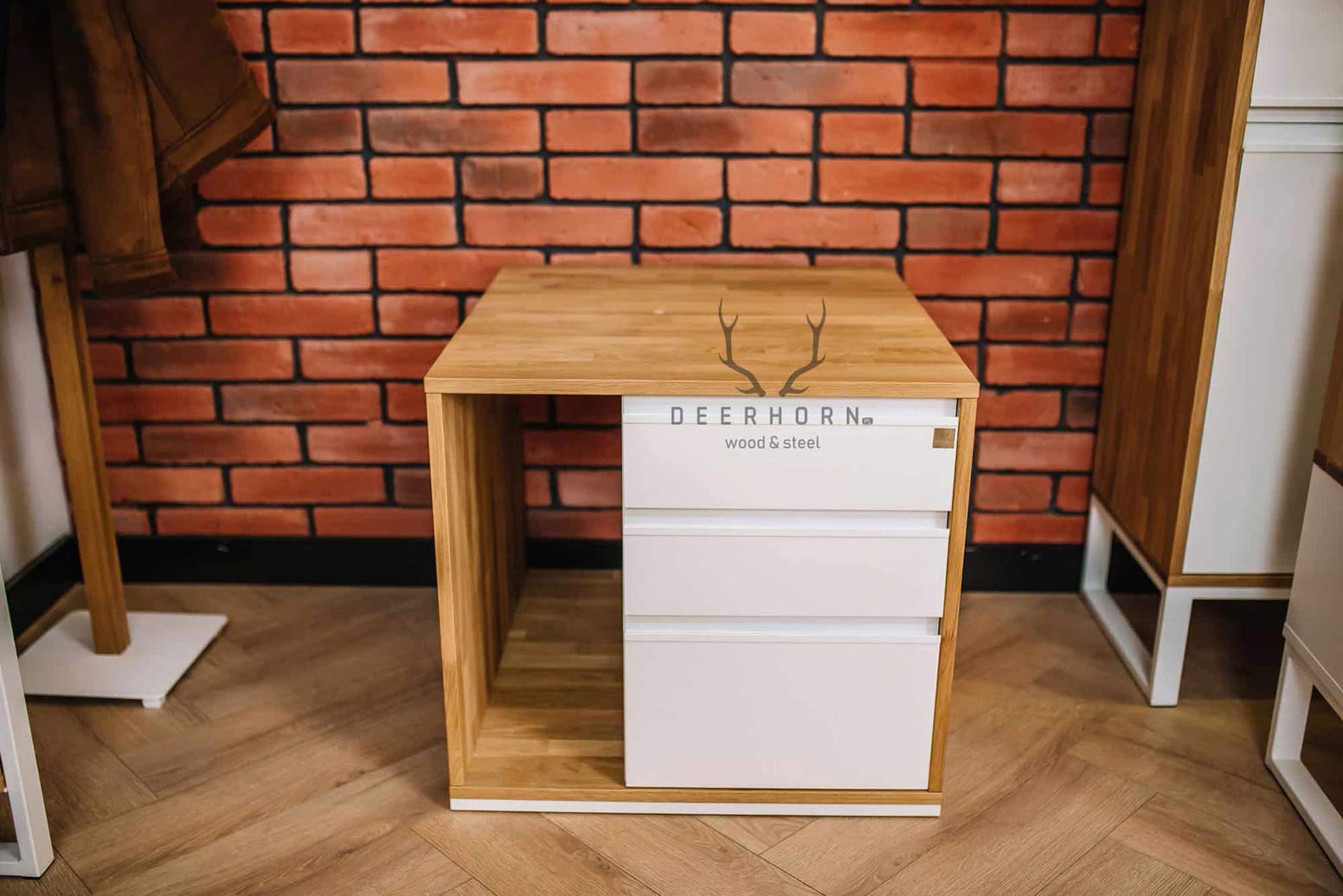 Weißer Rollcontainer mit Schubladen "loft office plus"