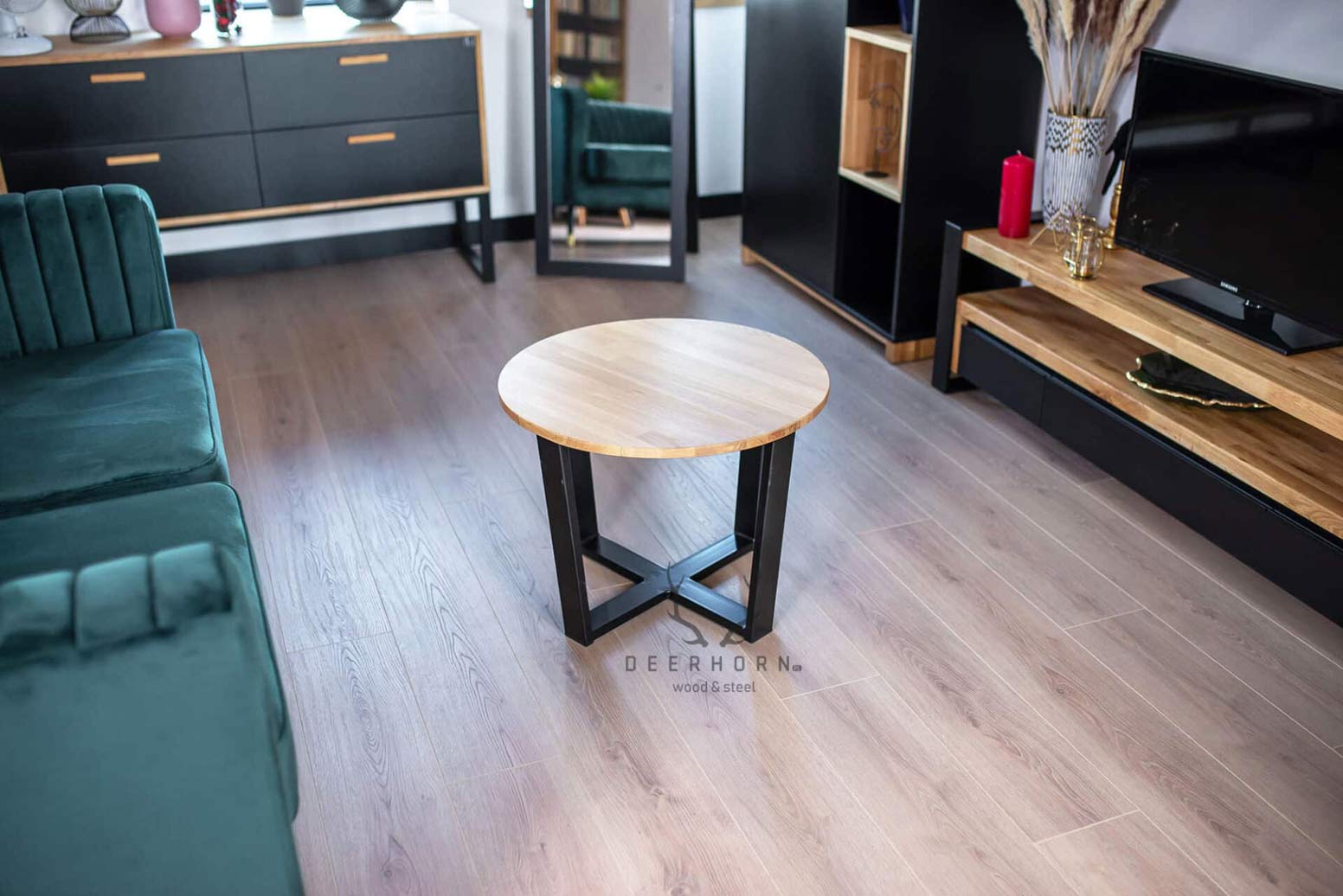 Runder Couchtisch mit Holzplatte