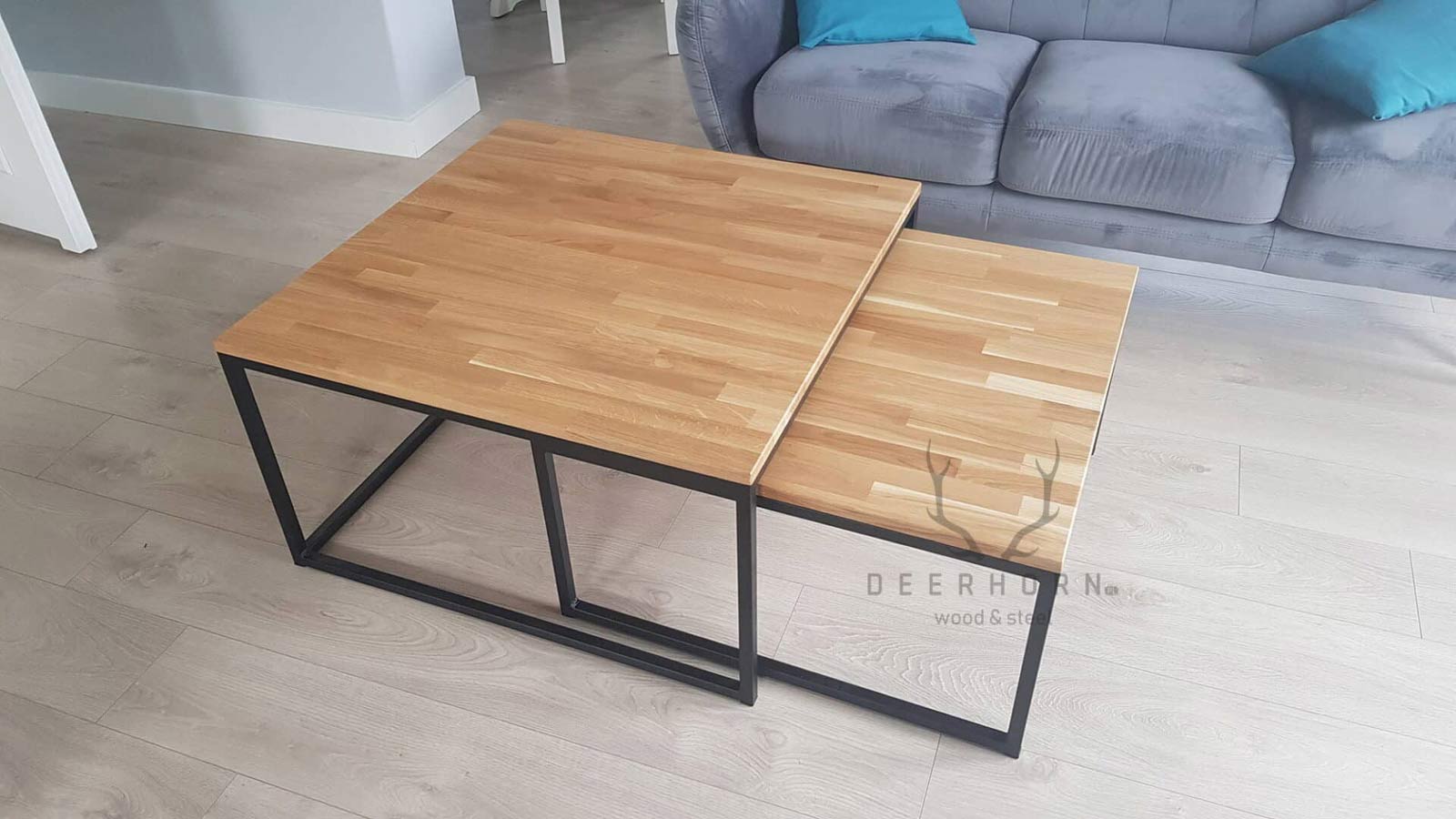 Einschiebbare Couchtische 2in1