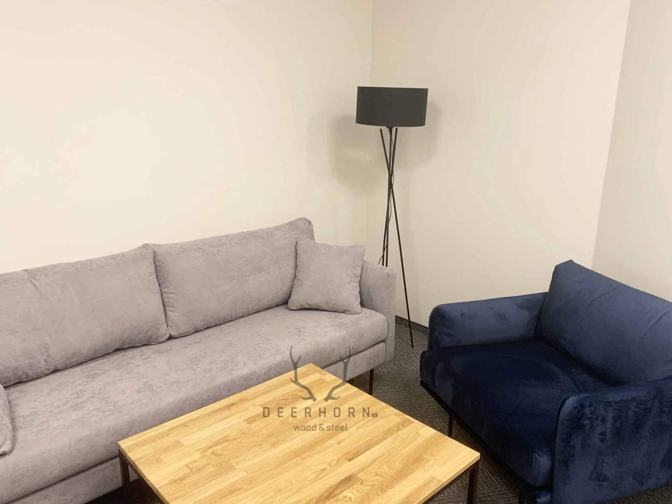Einschiebbare Couchtische 2in1
