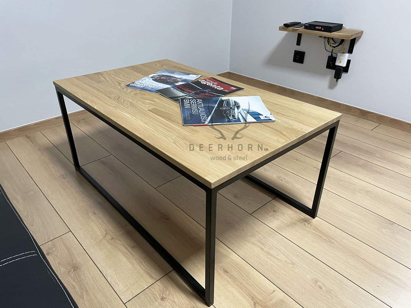 Couchtisch aus Holz mit Metallgestell 100x60 cm