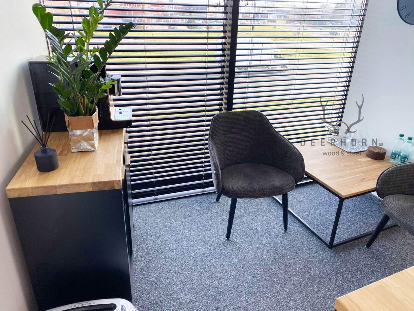 Loft Couchtisch mit Eichenplatte 80x80cm