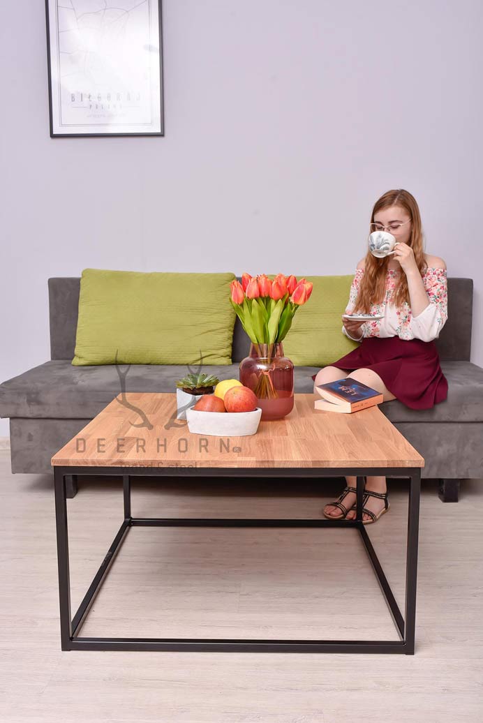 Loft Couchtisch mit Eichenplatte 80x80cm