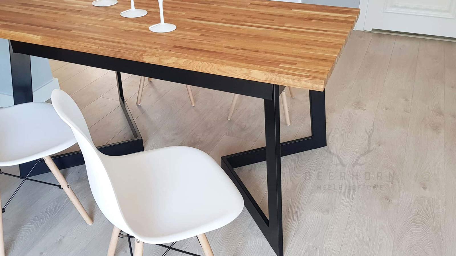Tisch mit Eichenplatte "future style" Loft